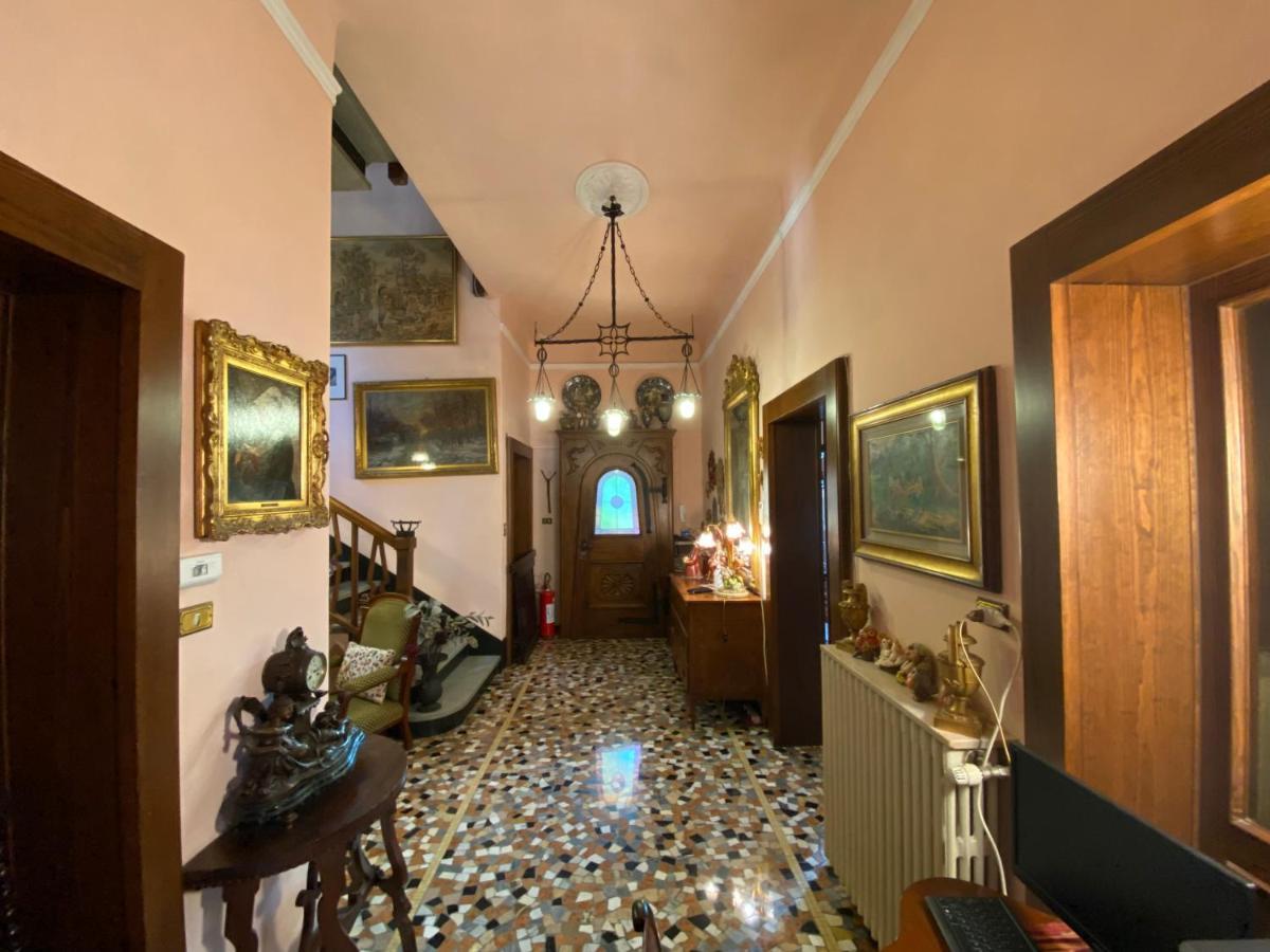 Suitecastlelakeview 1 Bellano Exterior photo