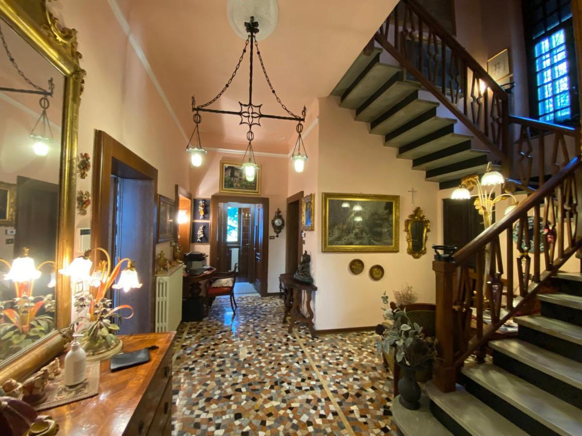 Suitecastlelakeview 1 Bellano Exterior photo